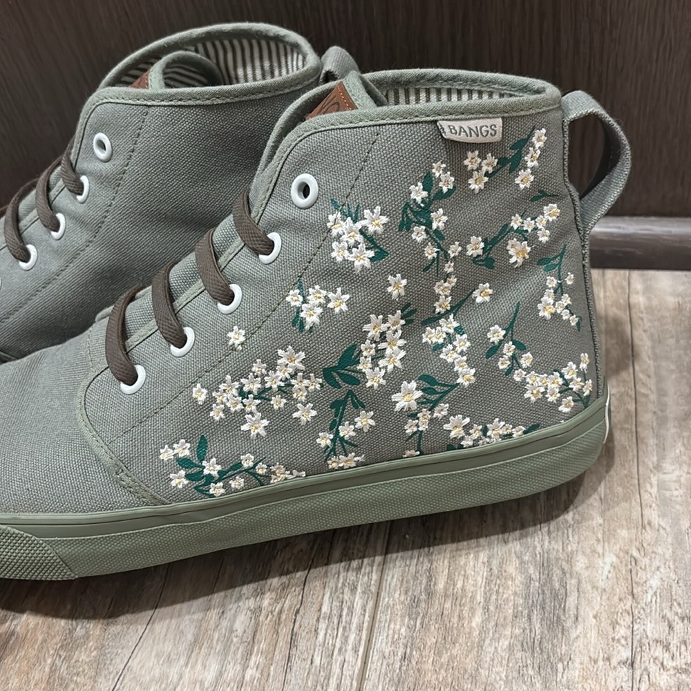 Bangs Boone High Tops Women's Size 9.5 Floral Embroidered Unisex Canvas - Picture 2 of 8
